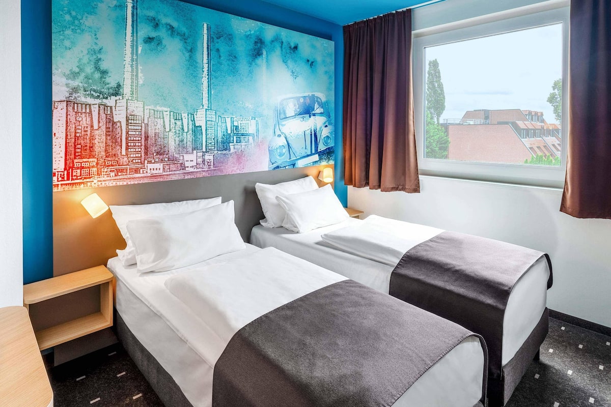 Quarto triplo | Escrivaninha, espaço de trabalho para notebook, quartos à prova de som