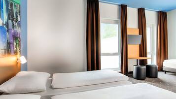 Desk, laptop workspace, soundproofing, free WiFi