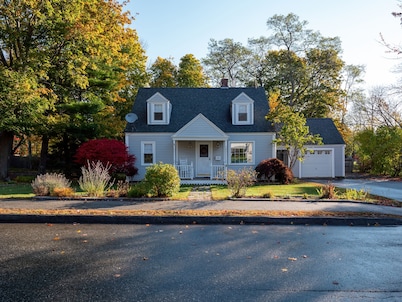 In-Town Glen Mary Cottage