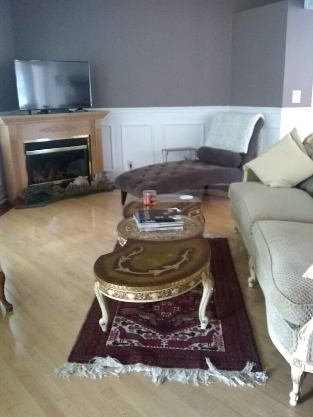 Quaint Charming updated home by Downtown McHenry Dog friendly