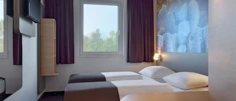 デスク、防音設備、WiFi (無料)、ベッドシーツ