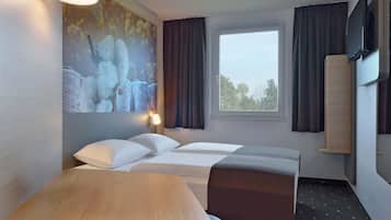 Kahden hengen huone | Työpöytä, äänieristys, ilmainen Wi-Fi, vuodevaatteet