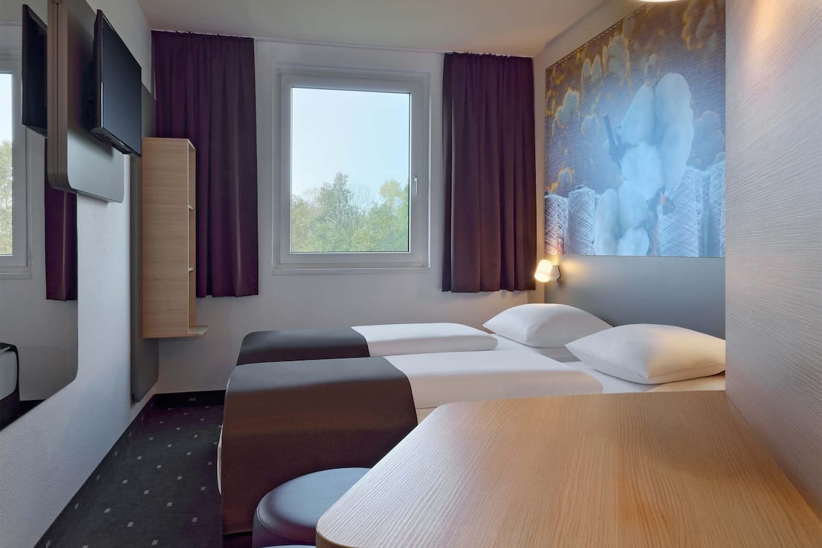 Chambre avec lits jumeaux | Bureau, chambres insonorisées, Wi-Fi gratuit, draps fournis