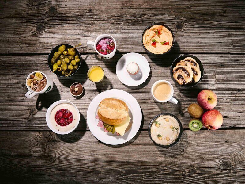 Buffet déjeuner servi tous les jours en supplément