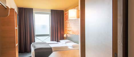 Double Room | Desk, soundproofing, free WiFi, bed sheets