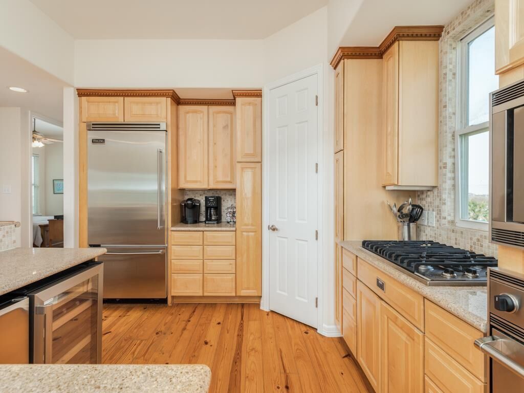 BOOK NOW! Nov/Dec dates open! GULF VIEWS!  5 STAR PROPERTY.  DOG & KID FRIENDLY.