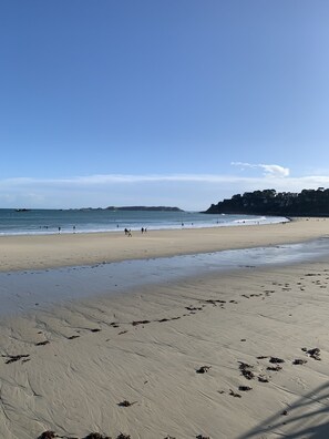 Beach nearby, sun loungers