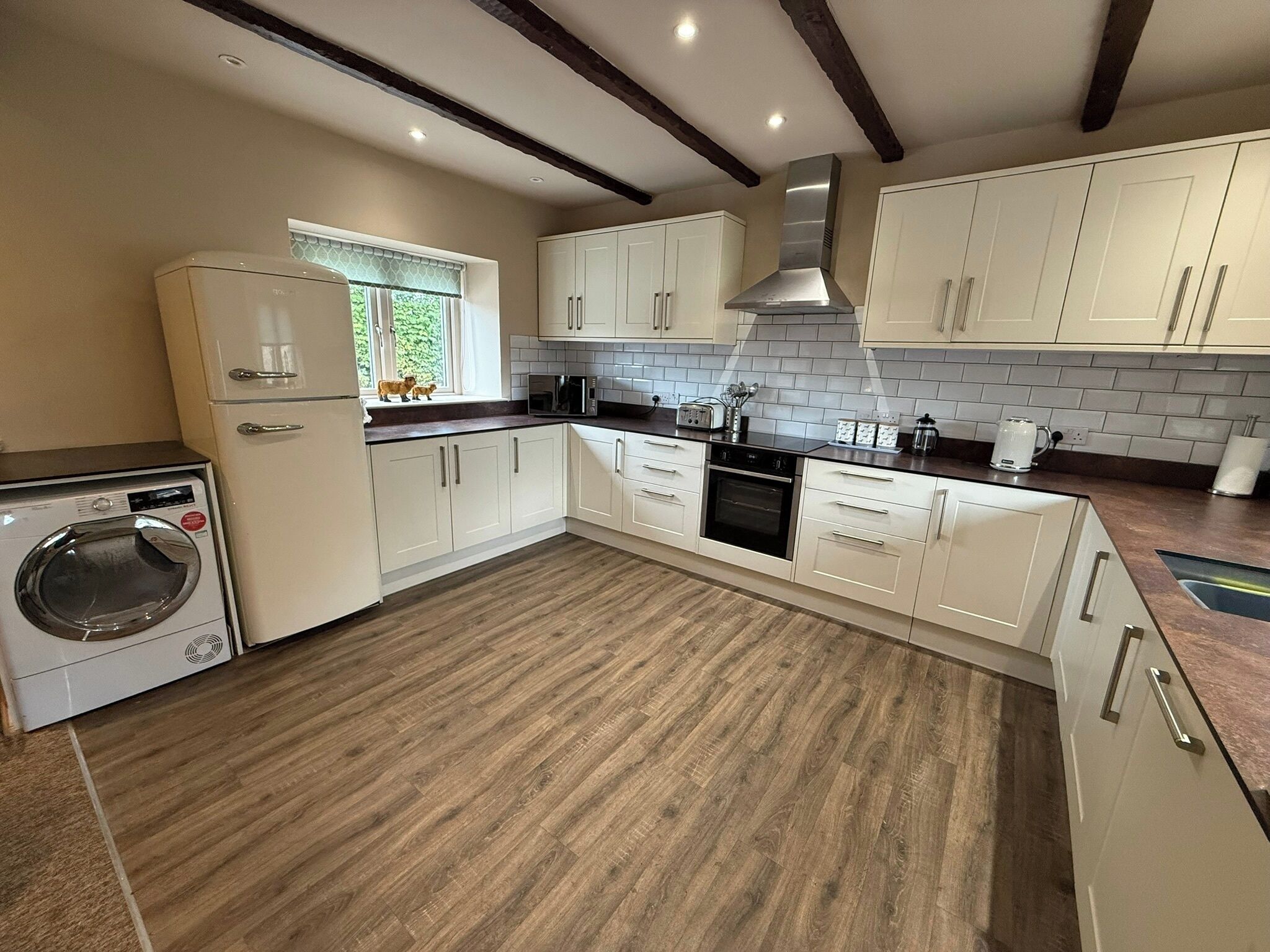 Tủ lạnh, lò vi sóng, lò nướng, bếp nấu 