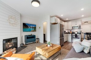 TV, fireplace, offices