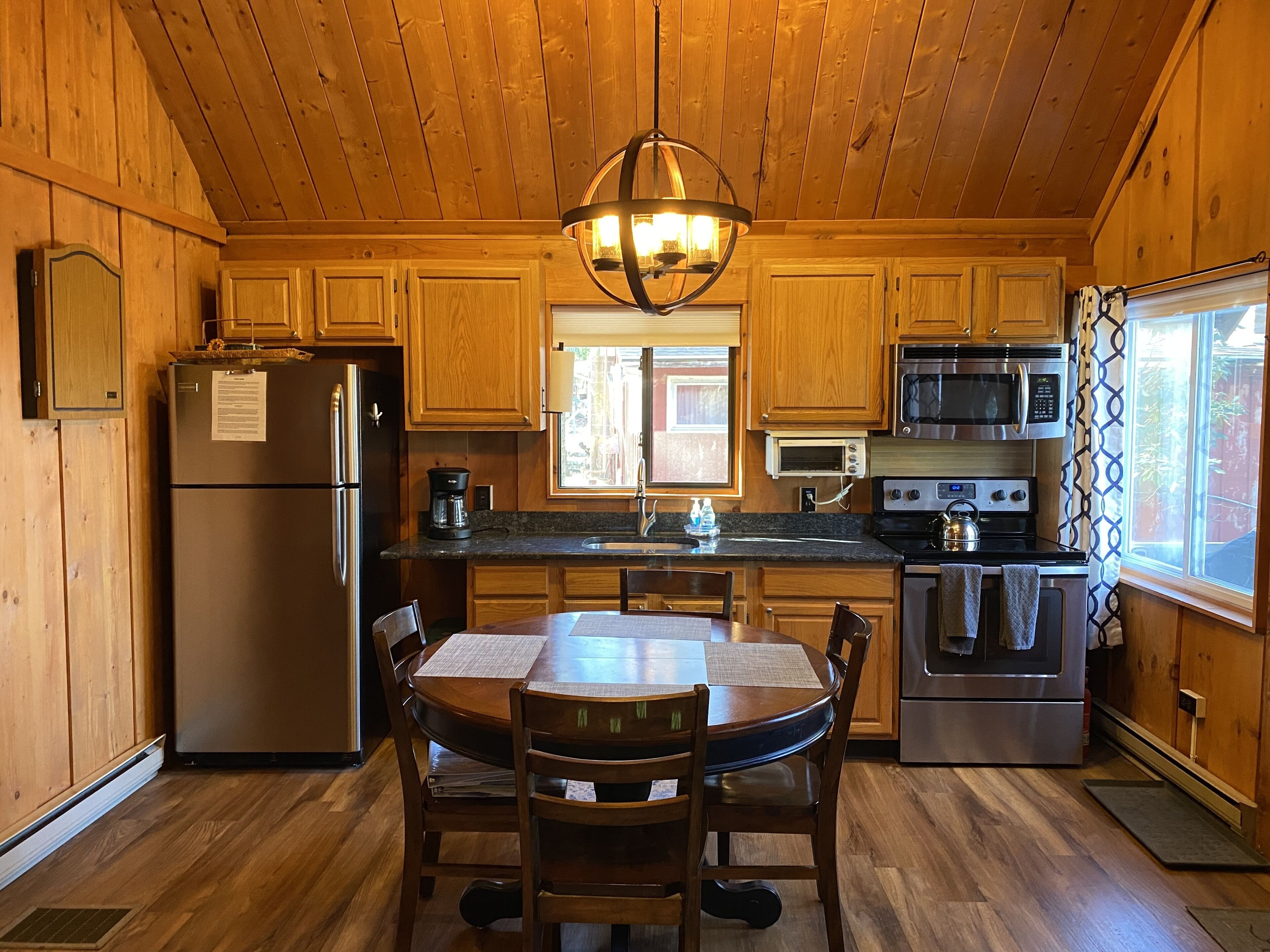 Cozy cabin - near lake and skiing