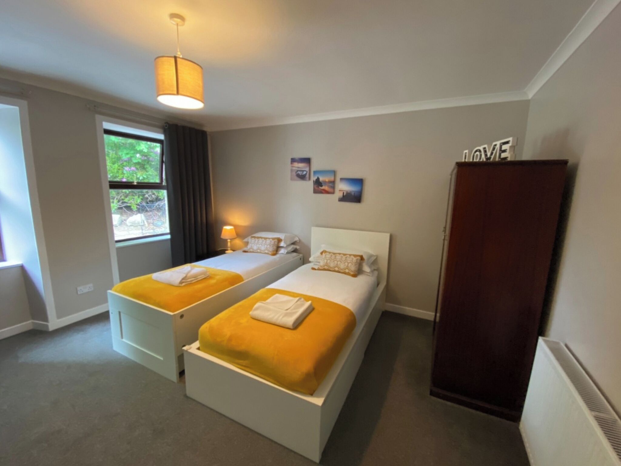 4 bedrooms, free WiFi, bed sheets