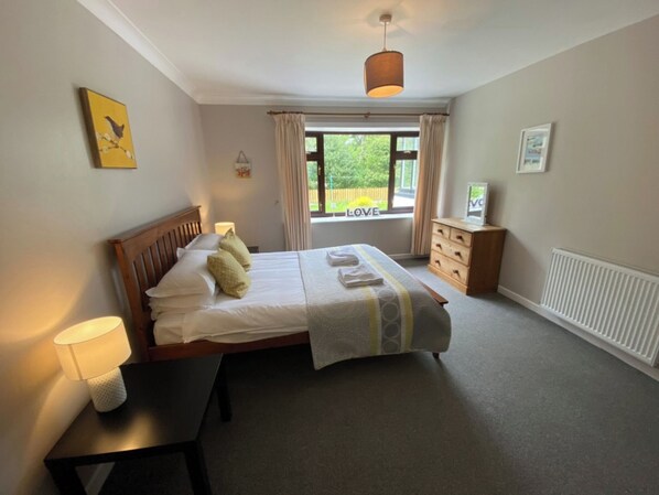 4 chambres, Wi-Fi gratuit, draps fournis