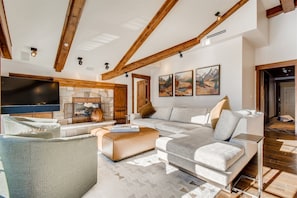 House | Living room | Flat-screen TV, fireplace - 1-#42 4BD One Willow Bridge Road (Vail)