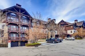 House | Exterior - 1-brookside 307 (Avon)