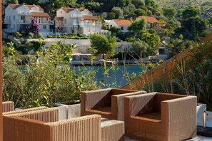 Property grounds - Luxury Beachfront Villa Blue Star of Brac with private pool at the beach on Brac (Milna)