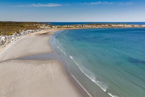 In Strandnähe, Liegestühle, Strandtücher