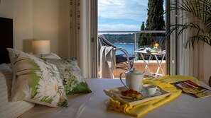 6 habitaciones, tabla de planchar con plancha, wifi y ropa de cama