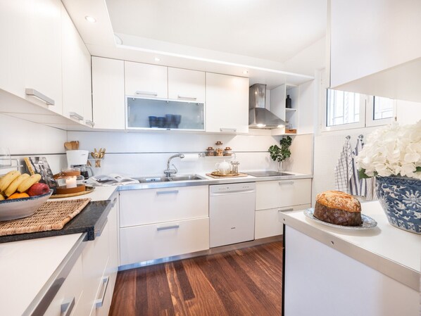 Fridge, microwave, oven, dishwasher