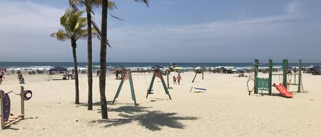 Una spiaggia nelle vicinanze