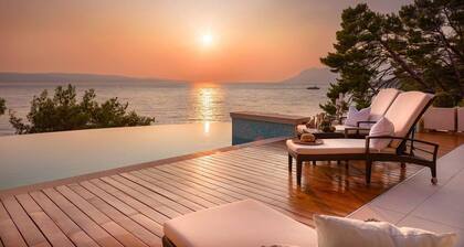 Luxury Beachfront Villa Brela Pride with Pool, Gym