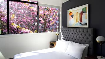 Sviitti, 1 keskisuuri parisänky | Yksilöllisesti kalustettu, silitysrauta/-lauta, vuodevaatteet