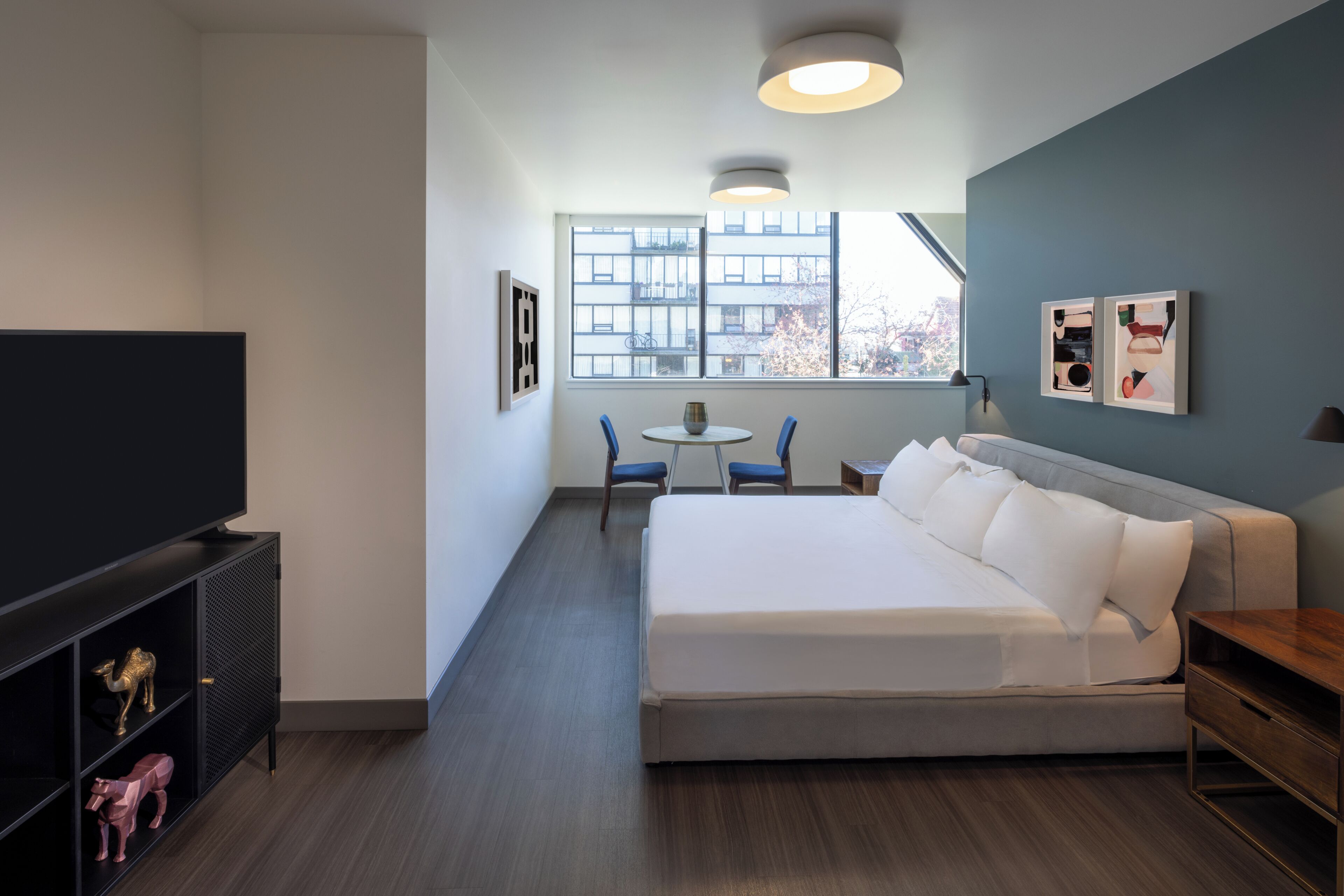 Suite, 1 King Bed, Non Smoking | Individually furnished, iron/ironing board, bed sheets