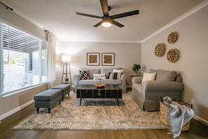 Smart TV, fireplace