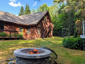 Property grounds - Incredible Riverside Getaway in the White Mountains - Central Location (Carroll)