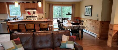 Smart TV, DVD player, books, stereo