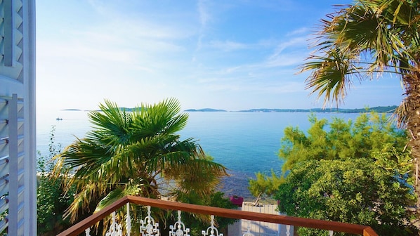 Property grounds - Villa Beach House Orebic with private pool at the beach in Orebic - Peljesac (Orebic)