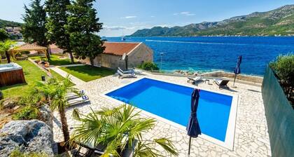 Luxury Beachfront Villa Gabriela with private pool and Jacuzzi at the beach on Korcula island - Korcula