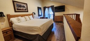 3 makuuhuonetta, silitysrauta/-lauta, vauvan matkasänky, ilmainen Wi-Fi