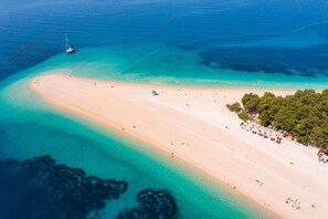 On the beach - Luxury Beachfront Villa Zlatni Rat With Pool at the Beach Zlatni Rat in Bol on Island of Brac (Bol)
