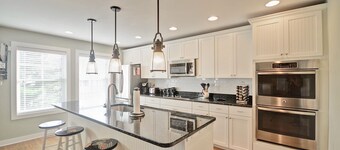 Beautiful 5 bed/4 bath House with Beach Views in Bethany Beach!