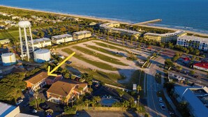 Exterior - Beachy Isle of Palms Studio! Close walk to BEACH! (Isle of Palms)