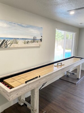 Games room - Family-Friendly 4BR with Pool & Game Room, 5 Mins to Beach! (Deerfield Beach)