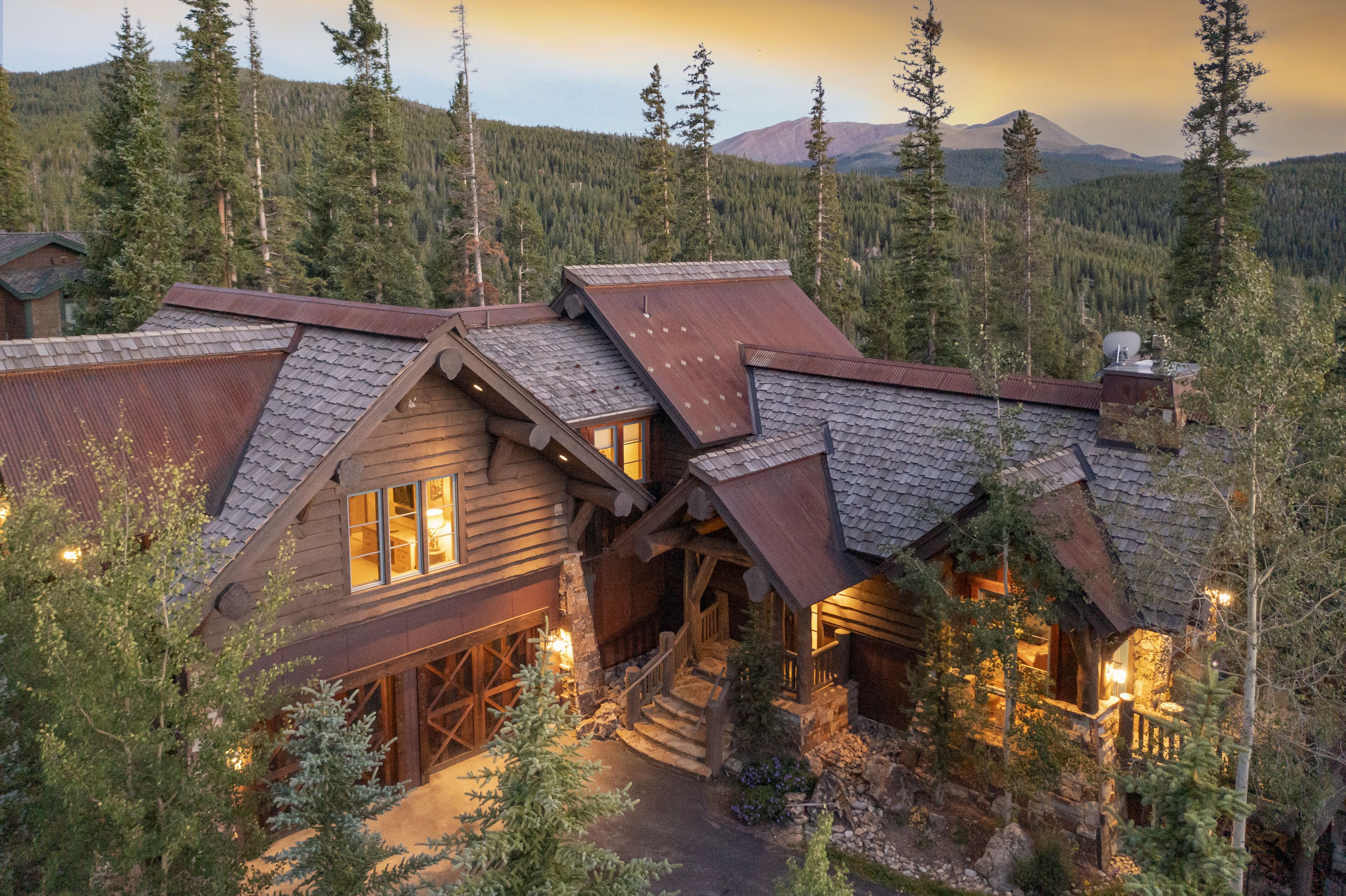 Rustic-elegance wrapped in custom mountain luxury, steps from Baldy Hiking Trail and shuttle stop