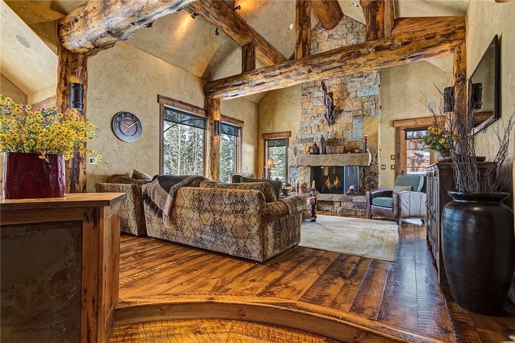 Rustic-elegance wrapped in custom mountain luxury, steps from Baldy Hiking Trail and shuttle stop