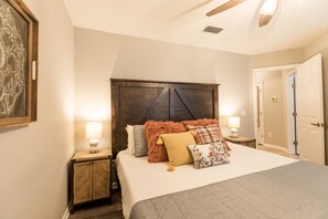 3 عدّة غرف نوم ومكتب ومكواة/لوح كي وسرير سفر