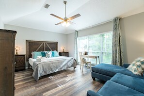 3 bedrooms, desk, iron/ironing board, travel crib