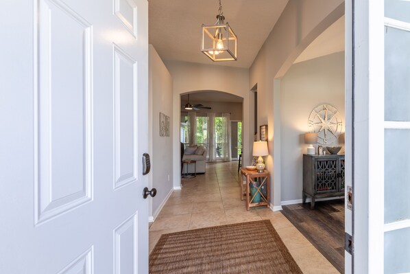 المنشأة من الداخل