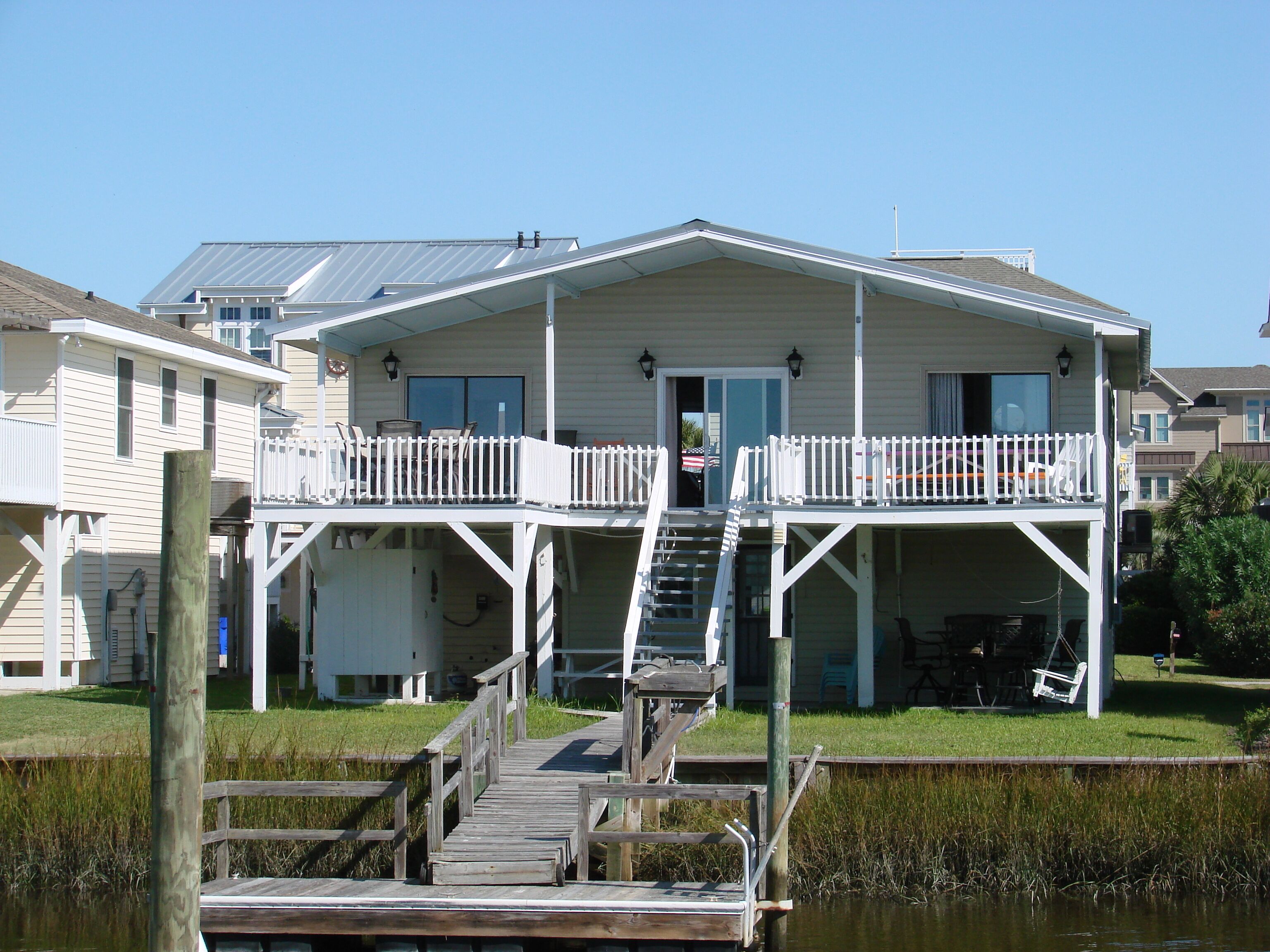 Dog Friendly! Non-Smoking. Cottage w/Dock and Deep Water Access on Natural Canal