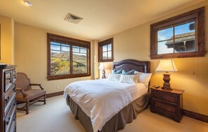 3 bedrooms, premium bedding, down duvets, blackout curtains