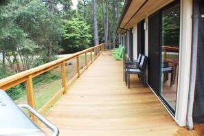 Terrace/patio - 1025 Diamondhead: 5 BR, 3 BA House in Pinehurst, Sleeps 12 (Pinehurst)