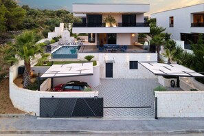 Exterior - Luxury Villa Galatea Marina with Heated Pool (Marina)