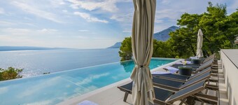 Luxury Beachfront Villa Glorious Brela with Pool