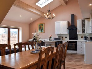 Dishwasher, highchair - Roosters Rest - UK31826 (Barley, near Clitheroe)