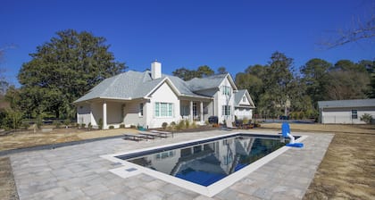 600 Linden: 8 BR, 5.5 BA House in Pinehurst, Sleeps 20