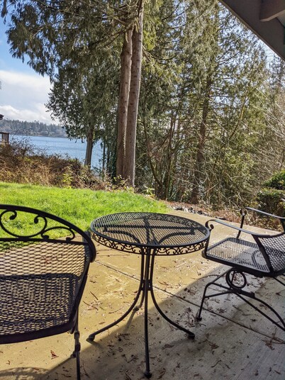 3br w/ beach access, large garden, beautiful views