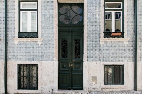 GuestHouse - Deluxe Double Room with Balcony (Room 7 Cherubs )